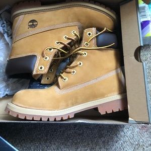 BRAND NEW Women’s Timberland Boots